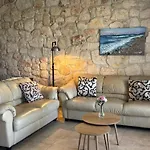 Jordan's Stone House بيت للعطل