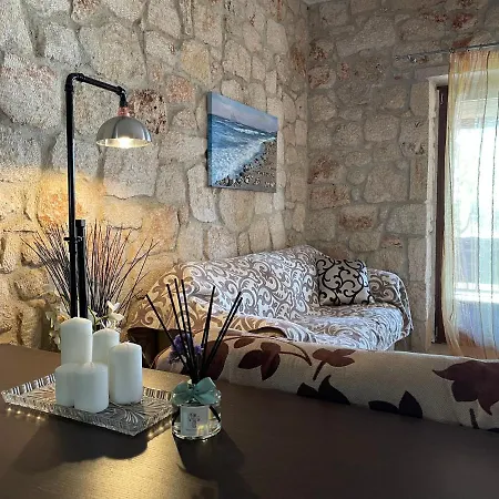Holiday home Jordan's Stone House *