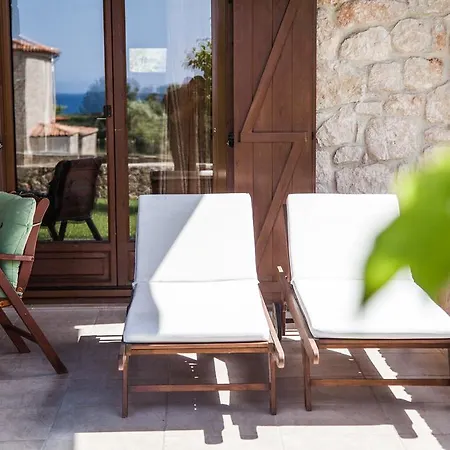 Holiday home Jordan's Stone House