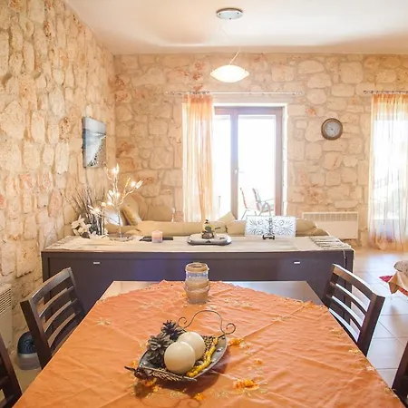 Holiday home Jordan's Stone House Siviri